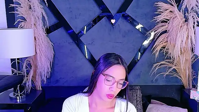 KylieWhite online show from 10/30/25, 08:53