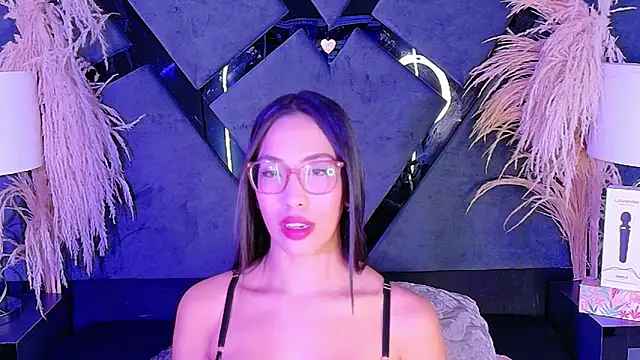 KylieWhite online show from 11/04/25, 05:39