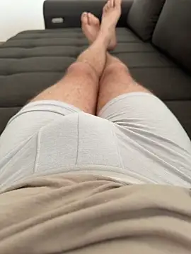 Snapshot of w12er chatting on 03/15/26, 12:22 w12er online show from 03/15/26, 12:22