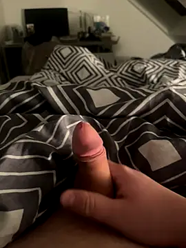 Snapshot of CroKita17 chatting on 01/05/26, 10:57 CroKita17 online show from 01/05/26, 10:57