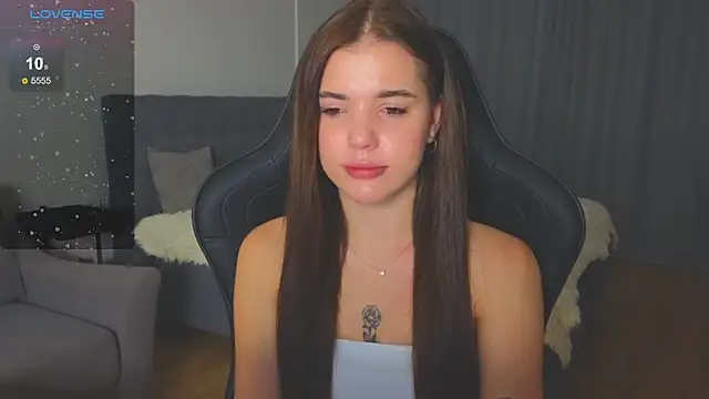Snapshot of adrianawow1 chatting on 09/30/25, 11:32 adrianawow1 online show from 09/30/25, 11:32