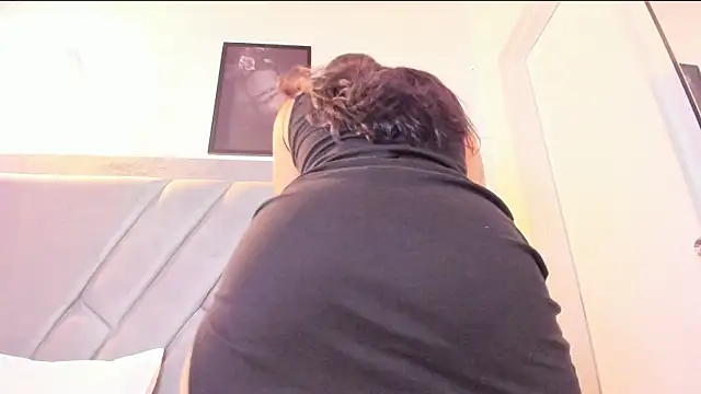 nataliee foster online show from 09/26/25, 10:19