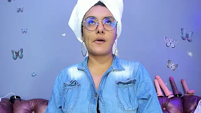 Kaira mosse online show from 10/18/25, 11:55