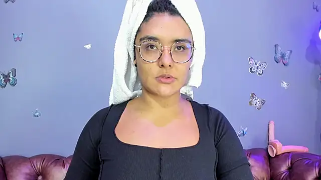 Kaira mosse online show from 10/22/25, 11:21