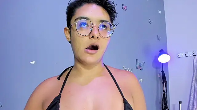 Kaira mosse online show from 10/23/25, 12:59