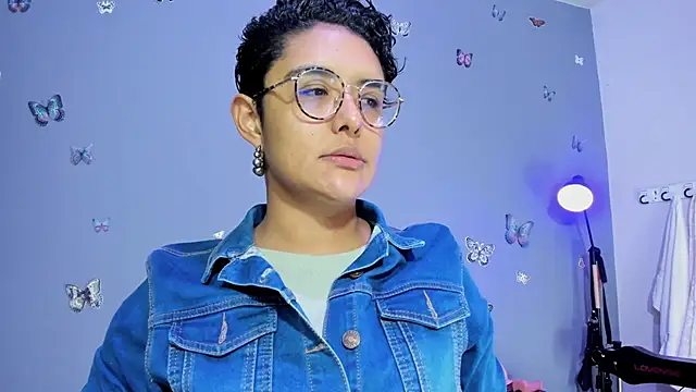 Kaira mosse online show from 11/04/25, 11:09