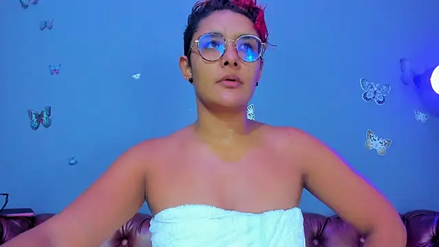 Kaira mosse online show from 04/28/26, 11:59