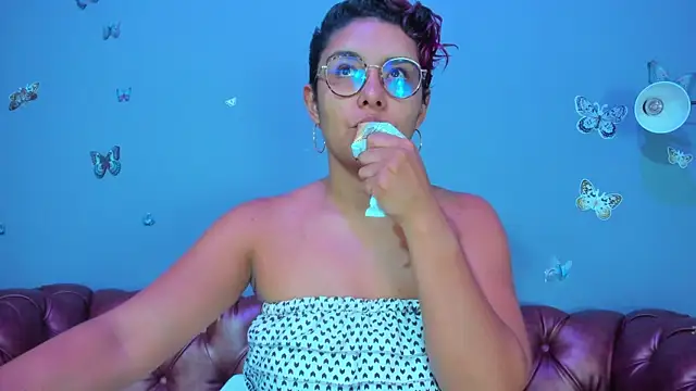 Kaira mosse online show from 07/31/26, 11:53