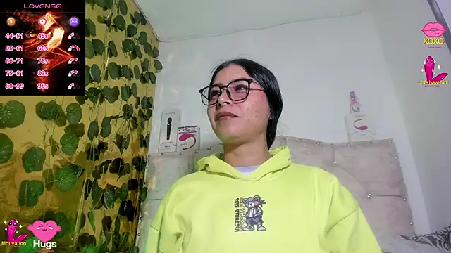 cristalconnorr online show from 10/01/25, 04:24