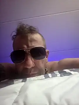 KRYSTALRAINE1986 online show from 12/19/25, 07:26