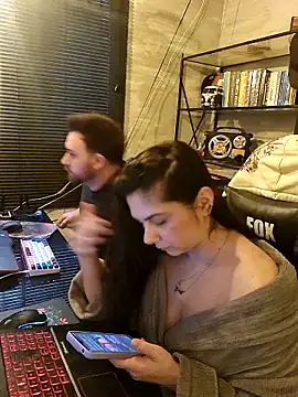 CoelhinhaGostosa online show from 12/05/25, 08:23