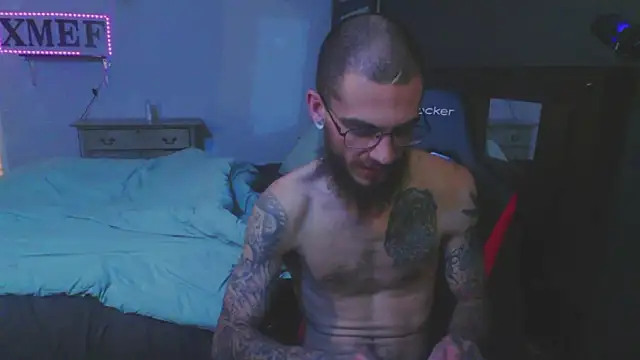 Snapshot of XMeF10 chatting on 12/27/24, 06:14 XMeF10 online show from 12/27/24, 06:14