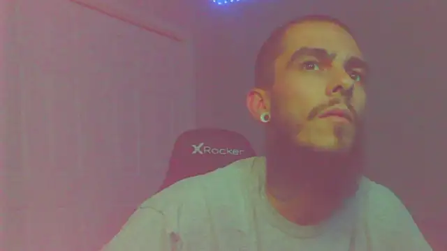 Snapshot of XMeF10 chatting on 01/02/25, 02:00 XMeF10 online show from 01/02/25, 02:00