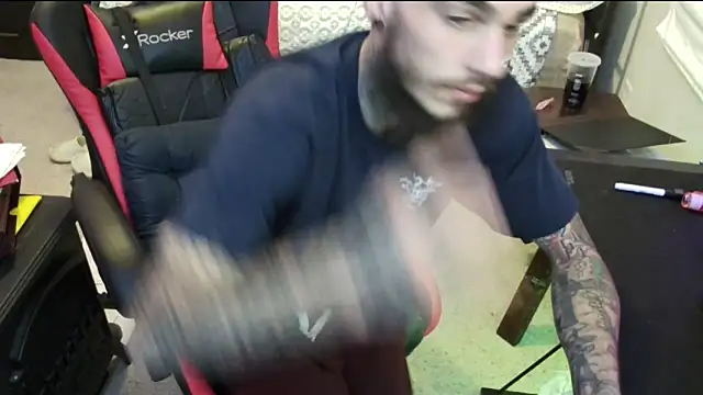 Snapshot of XMeF10 chatting on 01/15/25, 04:57 XMeF10 online show from 01/15/25, 04:57