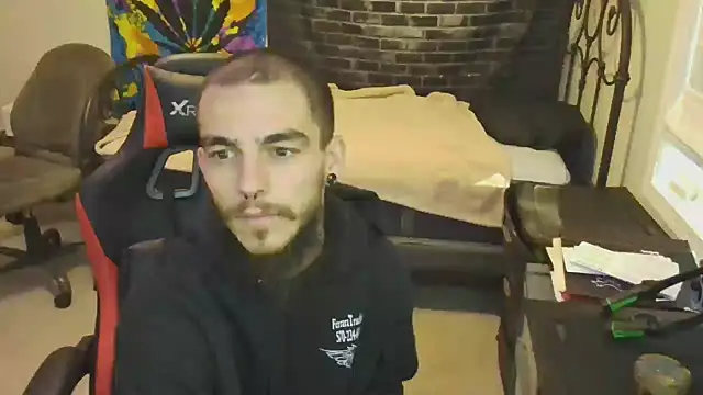 Snapshot of XMeF10 chatting on 01/28/25, 08:47 XMeF10 online show from 01/28/25, 08:47