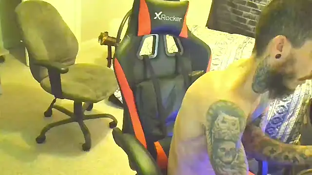 Snapshot of XMeF10 chatting on 02/01/25, 02:56 XMeF10 online show from 02/01/25, 02:56