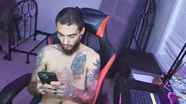 Snapshot of XMeF10 chatting on 02/14/25, 01:34 XMeF10 online show from 02/14/25, 01:34