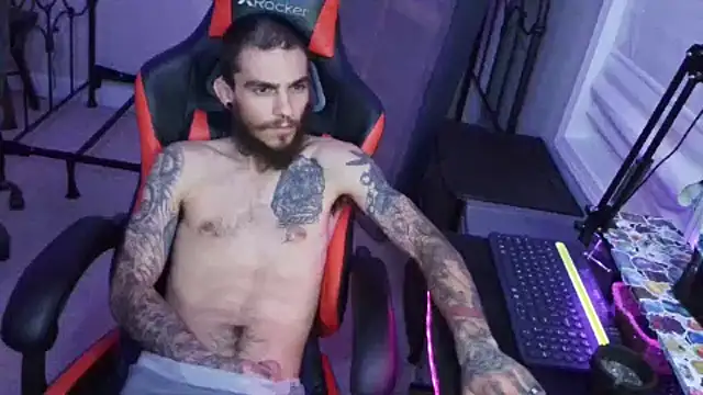 Snapshot of XMeF10 chatting on 02/14/25, 06:12 XMeF10 online show from 02/14/25, 06:12