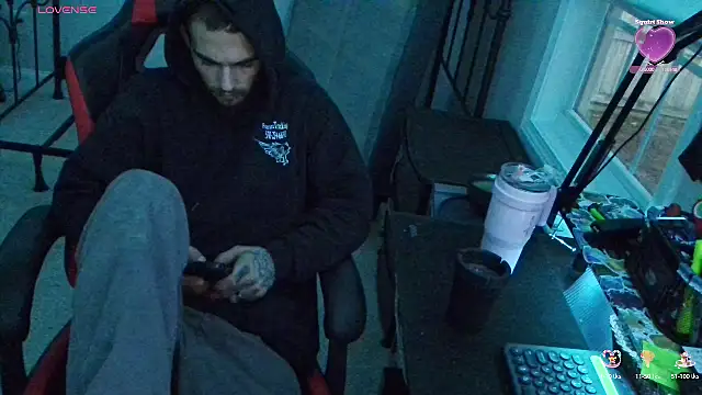 Snapshot of XMeF10 chatting on 02/14/25, 10:58 XMeF10 online show from 02/14/25, 10:58