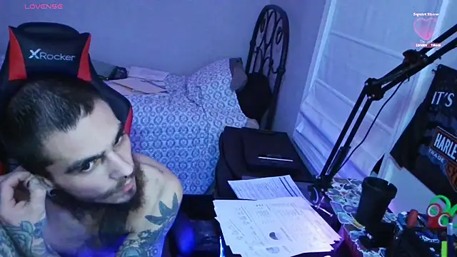 Snapshot of XMeF10 chatting on 02/18/25, 02:05 XMeF10 online show from 02/18/25, 02:05