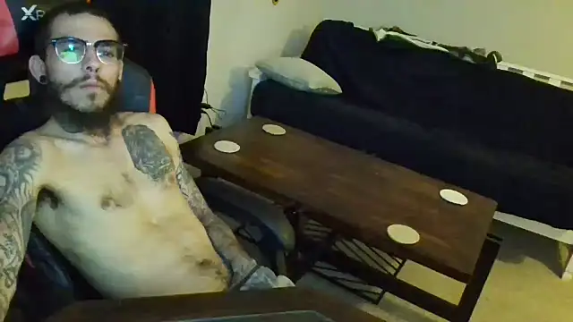 Snapshot of XMeF10 chatting on 02/25/25, 06:36 XMeF10 online show from 02/25/25, 06:36