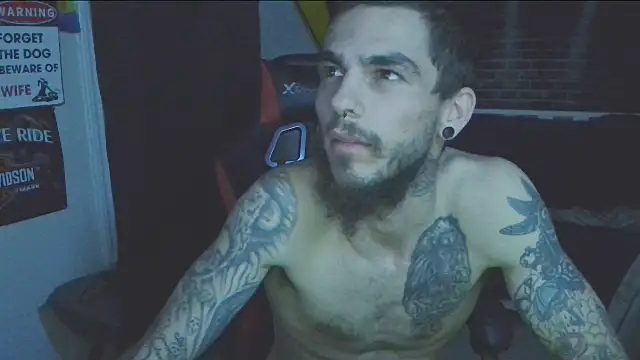 Snapshot of XMeF10 chatting on 03/02/25, 03:56 XMeF10 online show from 03/02/25, 03:56