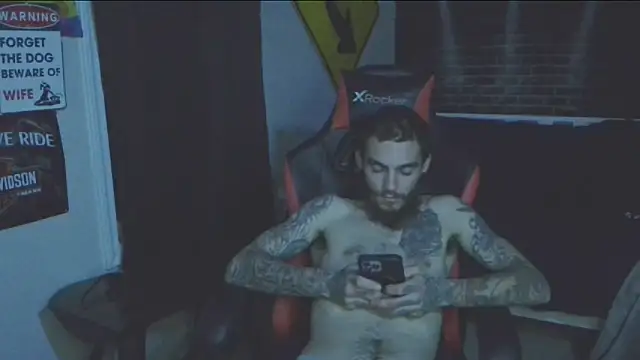 Snapshot of XMeF10 chatting on 03/02/25, 06:59 XMeF10 online show from 03/02/25, 06:59