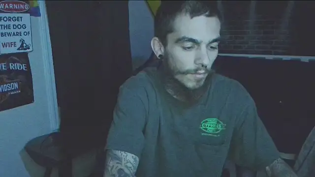 Snapshot of XMeF10 chatting on 03/02/25, 10:03 XMeF10 online show from 03/02/25, 10:03