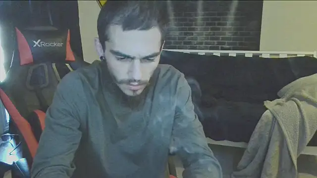 Snapshot of XMeF10 chatting on 03/02/25, 04:10 XMeF10 online show from 03/02/25, 04:10