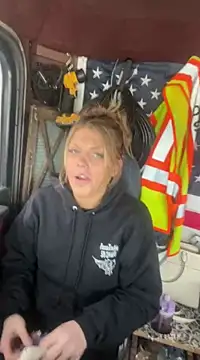 Snapshot of XMeF10 chatting on 03/10/25, 05:07 XMeF10 online show from 03/10/25, 05:07