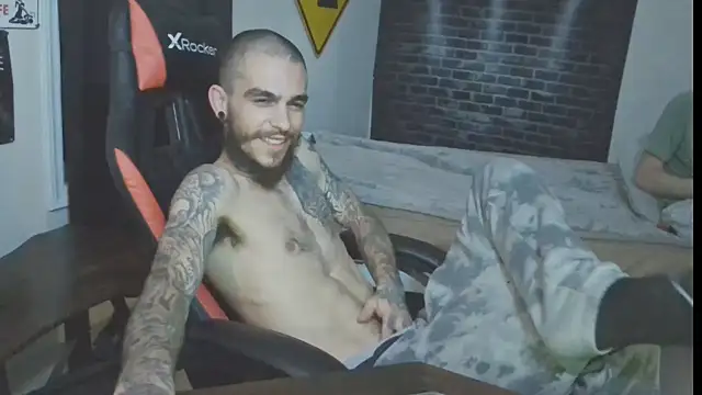 Snapshot of XMeF10 chatting on 03/16/25, 02:21 XMeF10 online show from 03/16/25, 02:21