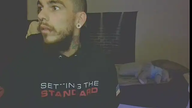 Snapshot of XMeF10 chatting on 03/16/25, 10:20 XMeF10 online show from 03/16/25, 10:20