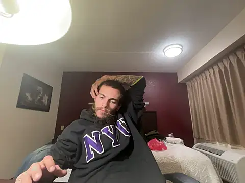 Snapshot of XMeF10 chatting on 12/22/25, 01:13 XMeF10 online show from 12/22/25, 01:13