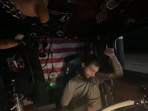 Snapshot of XMeF10 chatting on 01/11/26, 02:27 XMeF10 online show from 01/11/26, 02:27