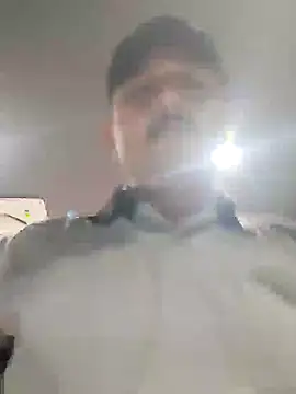 Snapshot of Akhil3290 chatting on 01/09/25, 03:44 Akhil3290 online show from 01/09/25, 03:44