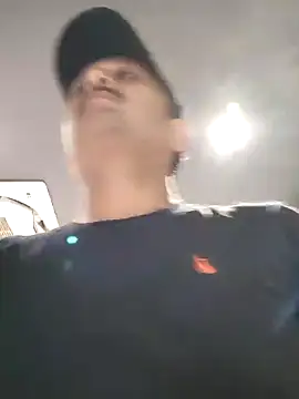 Snapshot of Akhil3290 chatting on 02/12/25, 04:22 Akhil3290 online show from 02/12/25, 04:22