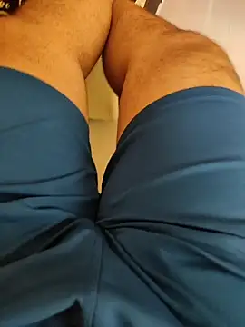 Snapshot of Akhil3290 chatting on 10/22/25, 09:20 Akhil3290 online show from 10/22/25, 09:20