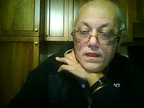 Snapshot of gianbragallini chatting on 10/31/25, 12:00 gianbragallini online show from 10/31/25, 12:00