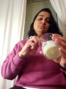 Snapshot of paulinaDiaz1 chatting on 01/18/26, 05:50 paulinaDiaz1 online show from 01/18/26, 05:50