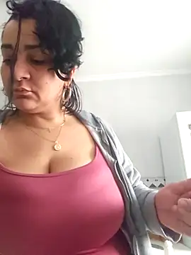 Snapshot of paulinaDiaz1 chatting on 02/10/26, 09:35 paulinaDiaz1 online show from 02/10/26, 09:35