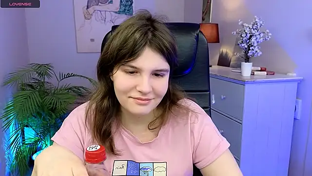 Ruyjin Choi online show from 03/18/25, 10:46