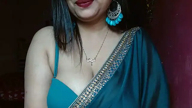 Snapshot of _Kamakshi chatting on 12/20/24, 06:02 Kamakshi online show from 12/20/24, 06:02