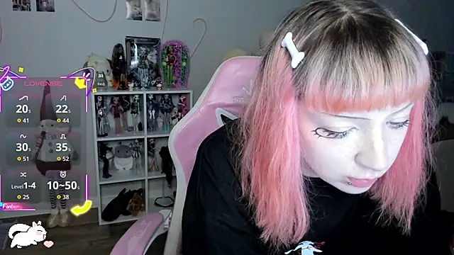 Snapshot of SweetieMollyy chatting on 11/05/25, 12:05 SweetieMollyy online show from 11/05/25, 12:05