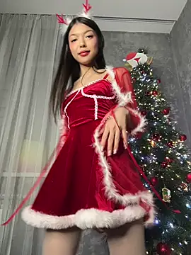 Snapshot of DesiredHoney chatting on 12/30/24, 06:38 DesiredHoney online show from 12/30/24, 06:38