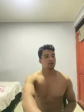 Snapshot of 2Tussiboy chatting on 12/18/24, 03:04 2Tussiboy online show from 12/18/24, 03:04