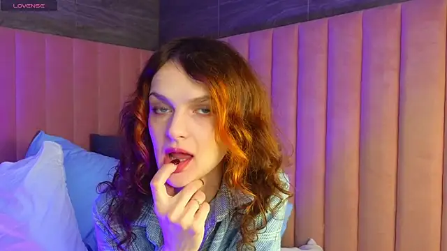 Snapshot of Soo_dreamy chatting on 01/05/25, 01:35 Soo dreamy online show from 01/05/25, 01:35