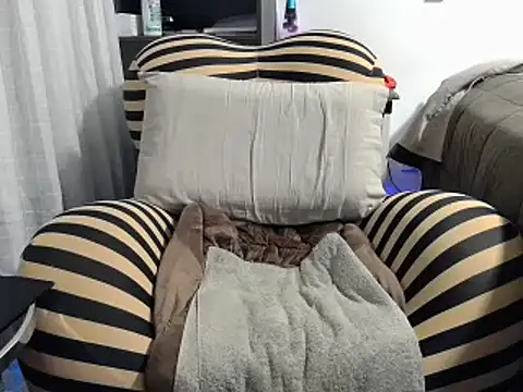 Snapshot of ChunkyMonkey007 chatting on 12/04/24, 02:04 ChunkyMonkey007 online show from 12/04/24, 02:04