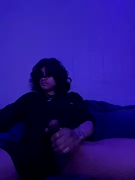 Snapshot of plutomf chatting on 12/19/25, 08:32 plutomf online show from 12/19/25, 08:32