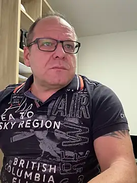 coupleLatinaLovers online show from 10/30/25, 06:04