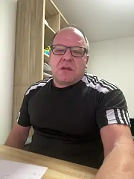 Snapshot of coupleLatinaLovers chatting on 01/07/26, 06:38 coupleLatinaLovers online show from 01/07/26, 06:38